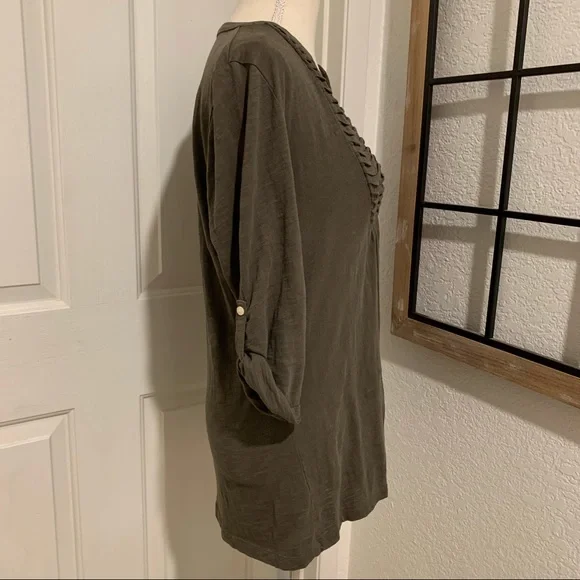 Ann Taylor LOFT olive green top size small - Picture 4 of 5